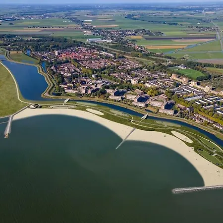 Chalet With 2 Bedrooms For 4 People For Rent In Hoorn Netherlands *