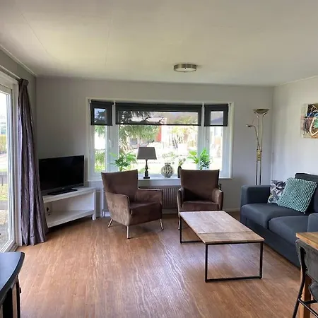 Chalet With 2 Bedrooms For 4 People For Rent In Hoorn Netherlands בקתה הורן