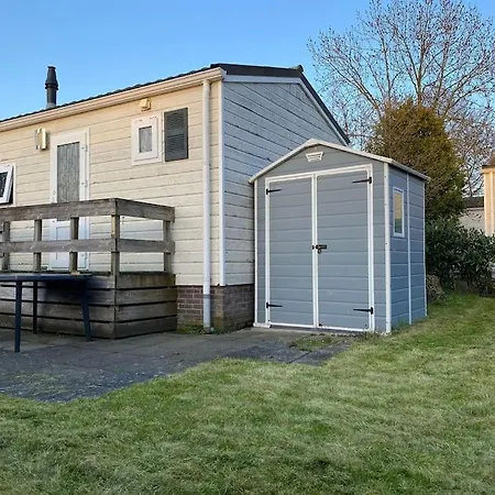 בקתה Chalet With 2 Bedrooms For 4 People For Rent In Hoorn Netherlands *