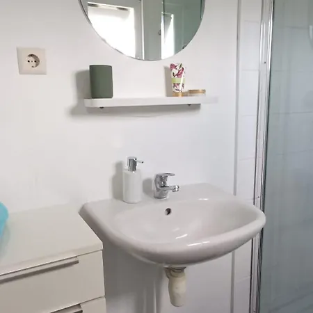 בקתה Chalet With 2 Bedrooms For 4 People For Rent In Hoorn Netherlands הורן