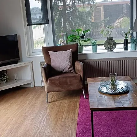 בקתה Chalet With 2 Bedrooms For 4 People For Rent In Hoorn Netherlands *